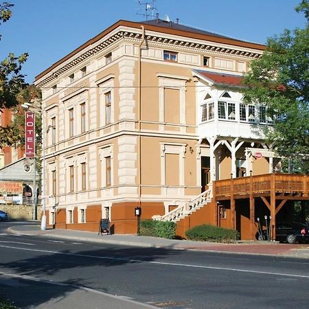 Hotel Mertin Chomutov Exteriör bild