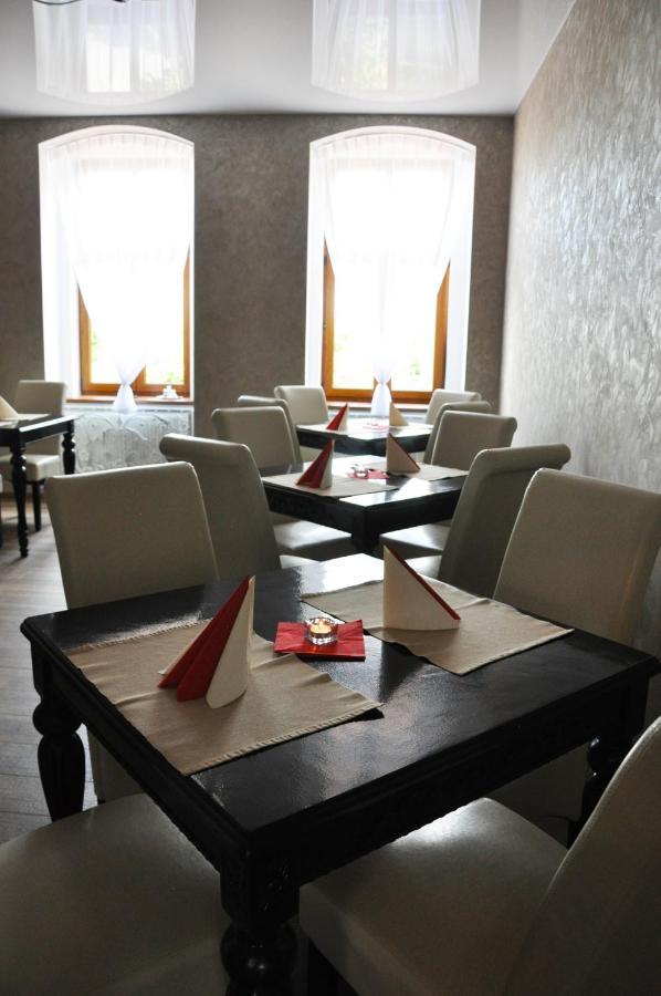 Hotel Mertin Chomutov Exteriör bild